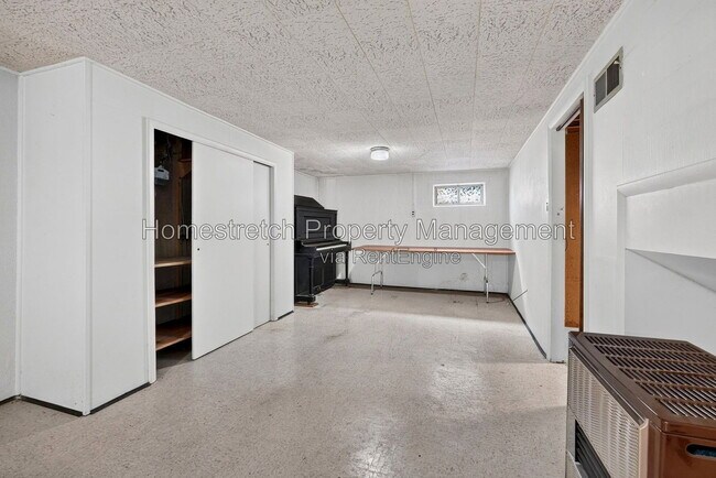 Building Photo - 9826 Ravensbrook Dr