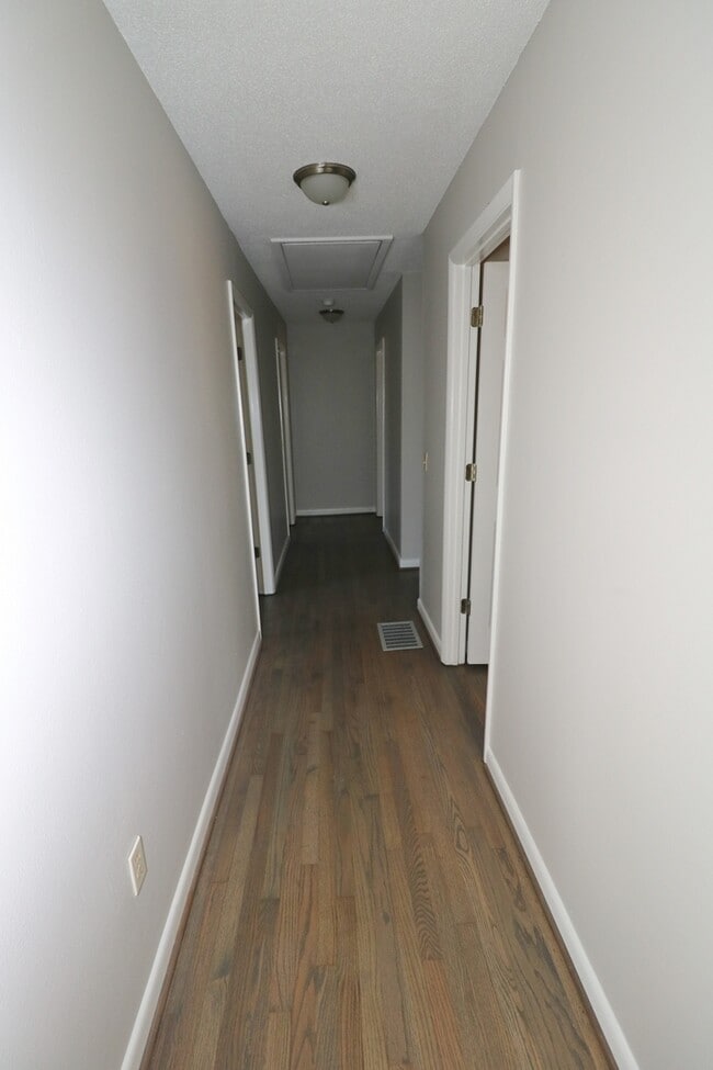 Building Photo - Large Family Home Pell City, AL
