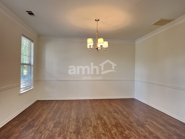 Building Photo - 781 Sonoma Dr SW