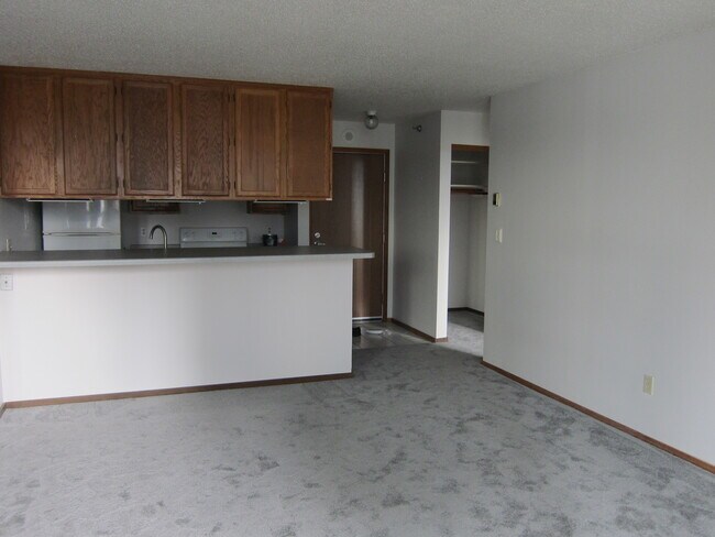 Primary Photo - 433 S 7th St