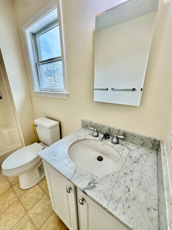 Building Photo - 7 J St