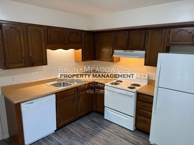 Building Photo - 8676 Tervada Dr