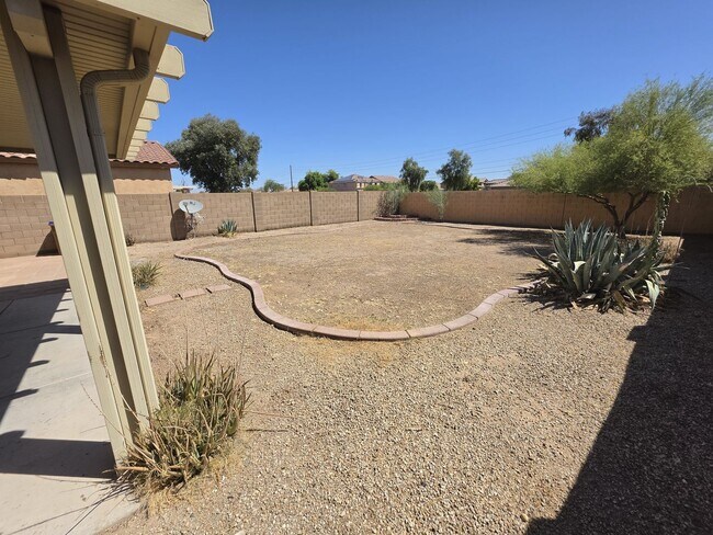 Building Photo - 30469 N Plantation Dr