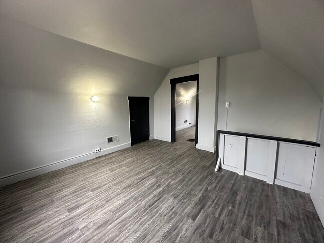 Building Photo - 1206 Martin-