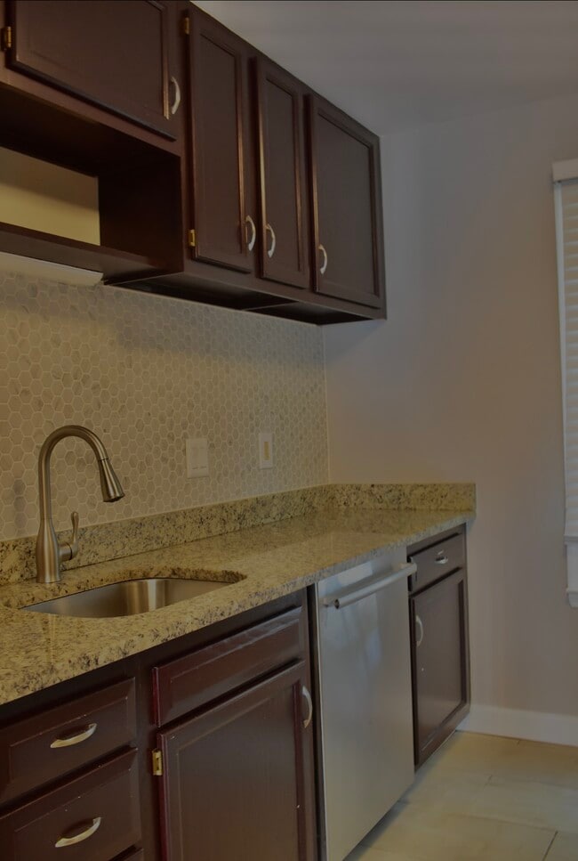 Kitchen - 5010 Kenilworth Ave