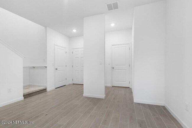 Building Photo - 28 Disston Cv