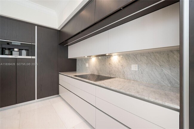 Building Photo - 680 Destacada Ave