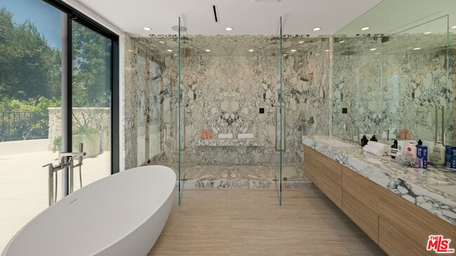 Building Photo - 365 Trousdale Pl