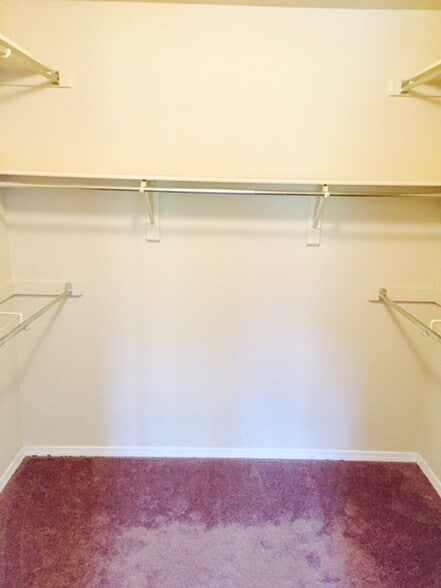 Walk In Master Closet - 6506 Silver Mesa Dr