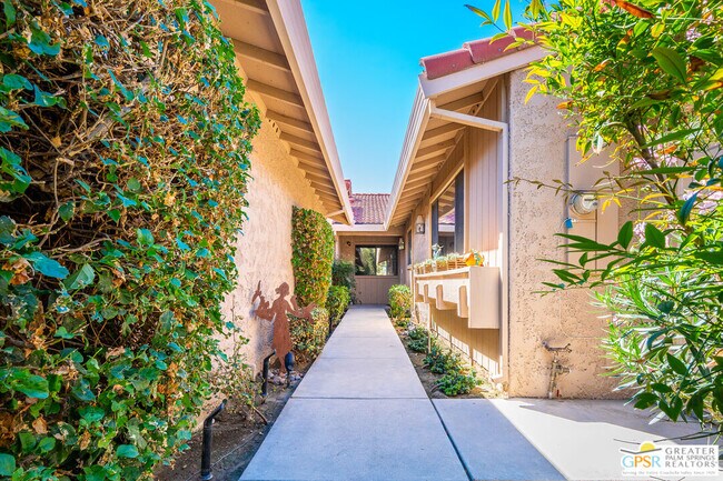 Building Photo - 99 Camino Arroyo N