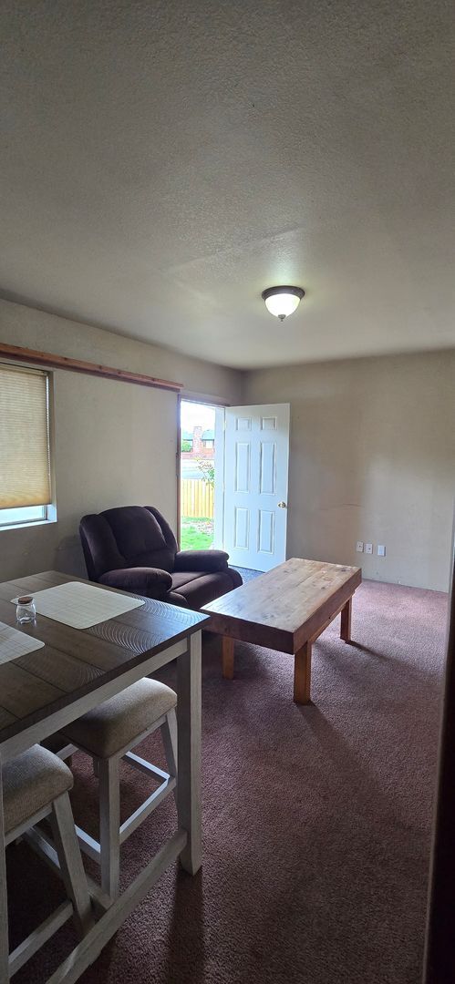 Building Photo - Room for rent with private entrance