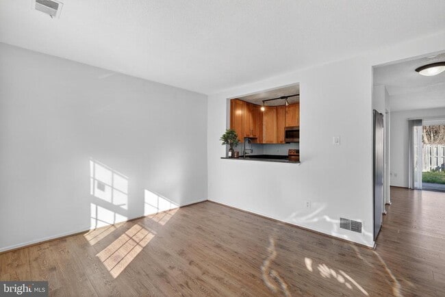 Building Photo - 9594 Inverary Ct