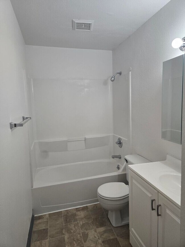 Building Photo - 211 N Shields St