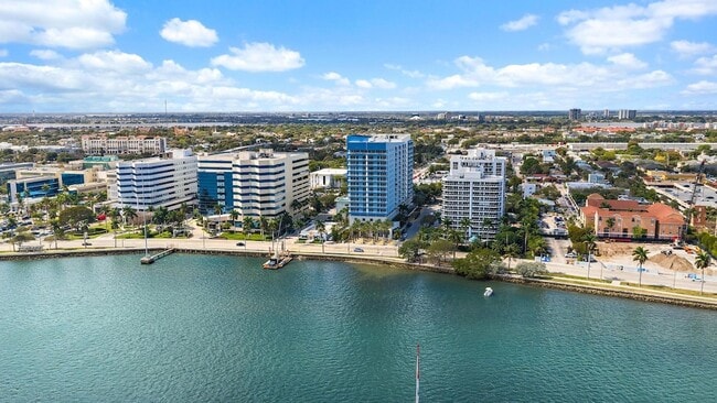 Building Photo - 1551 N Flagler Dr