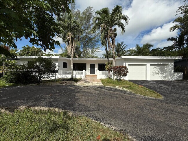 Building Photo - 7132 SW 65th Ave