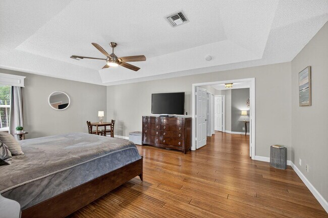 Building Photo - 3738 Old Lighthouse Cir