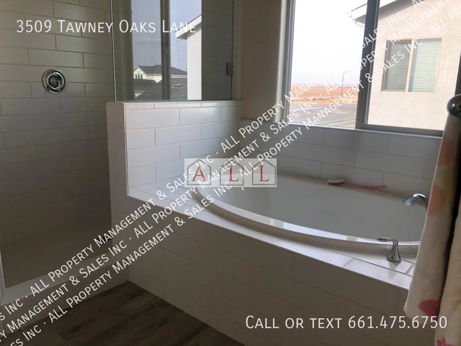 Building Photo - 3509 Tawney Oaks Ln