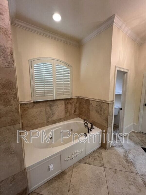 Building Photo - 17703 Shady Creek Ave