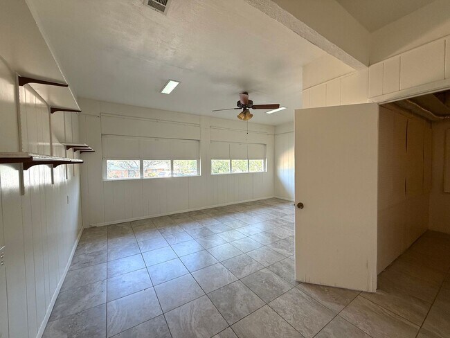 Building Photo - Walk to St. Edwards University!-2711 Little John