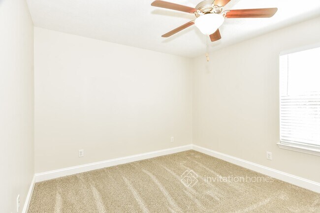 Building Photo - 216 Dimaggio Dr