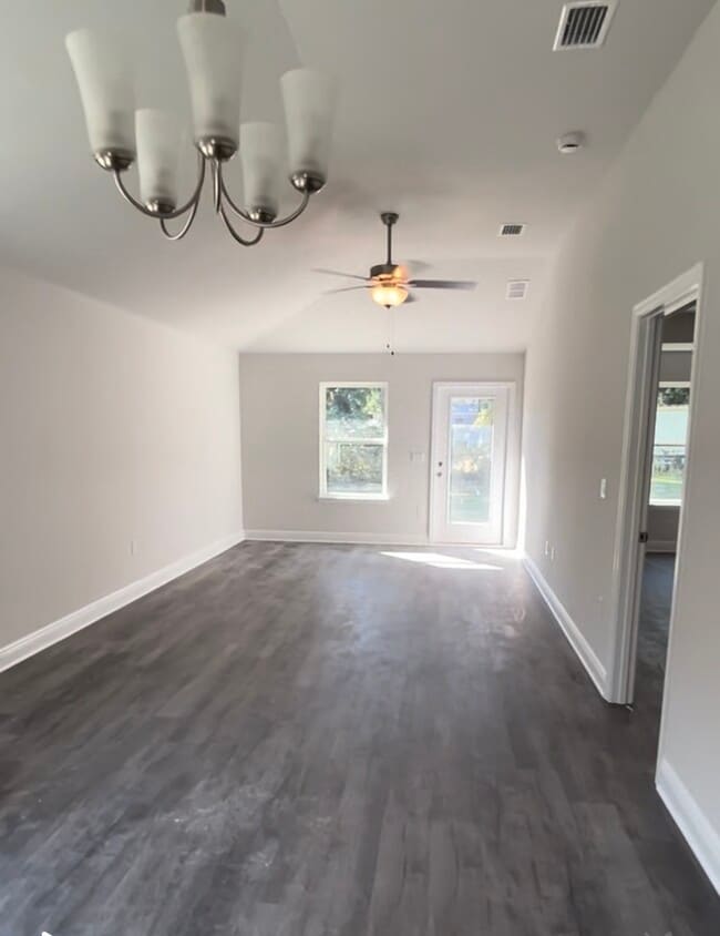 Building Photo - 7077 Sonny Dr