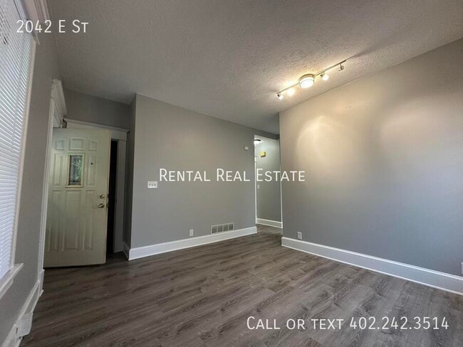 Building Photo - 2042 E St-