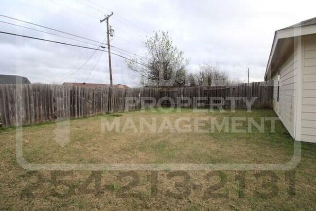 Building Photo - 4003 Cambridge Dr