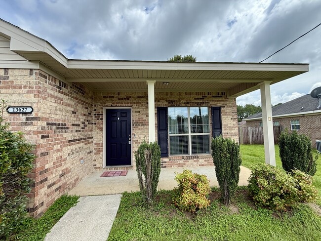 Building Photo - 13627 Catahoula Dr S