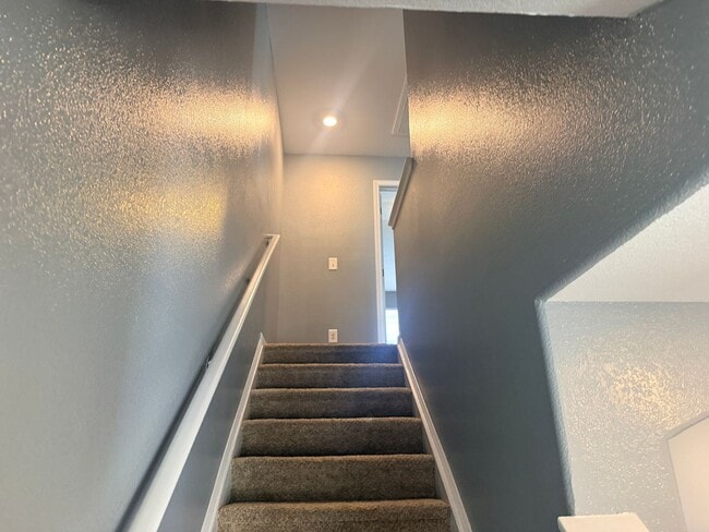 Building Photo - Beautiful Townhome in Charlotte, minutes from the airport