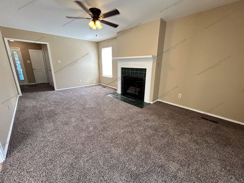 Building Photo - 1206 S 41st Cir