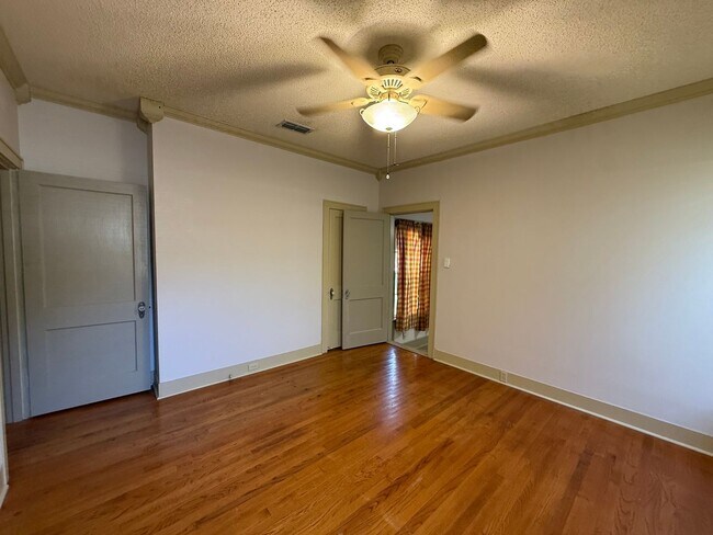 Building Photo - Charming Historic Highland Rental – 3BR, 2...