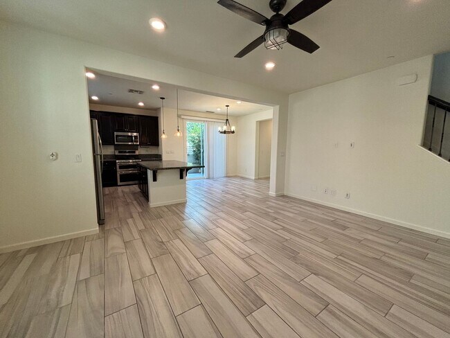 Building Photo - Spacious 4 Bedroom, 3 Bath Home with Bonus Room, 2 Car Garage in Westpark Village!