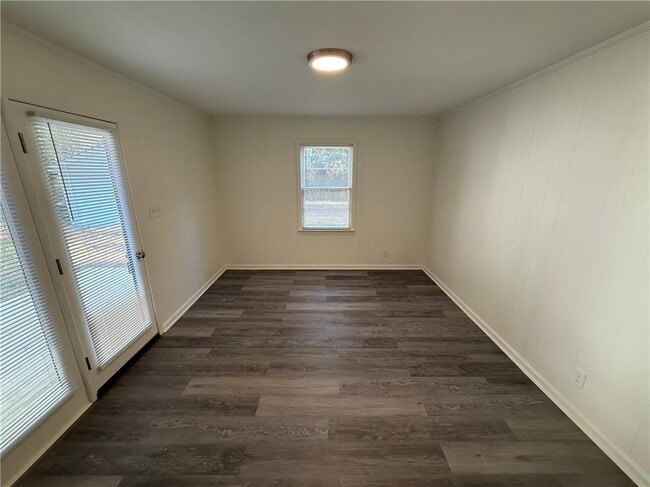 Building Photo - 828 Pamela Dr