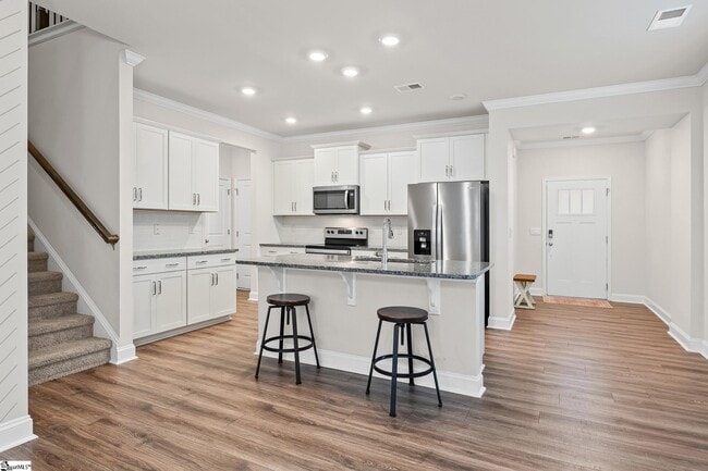 Building Photo - 218 Reynard Trl