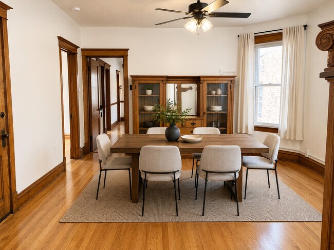 Building Photo - 3910 W Wrightwood Ave