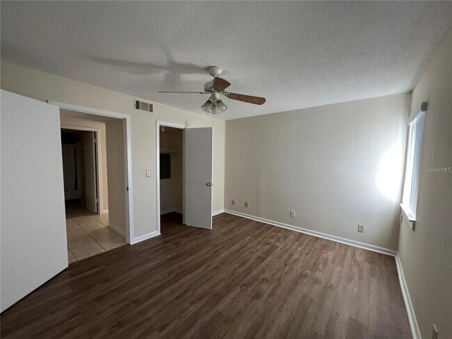 Building Photo - 40 Club House Dr