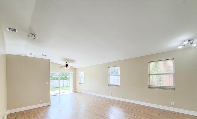 Building Photo - 90 NW 42nd Way