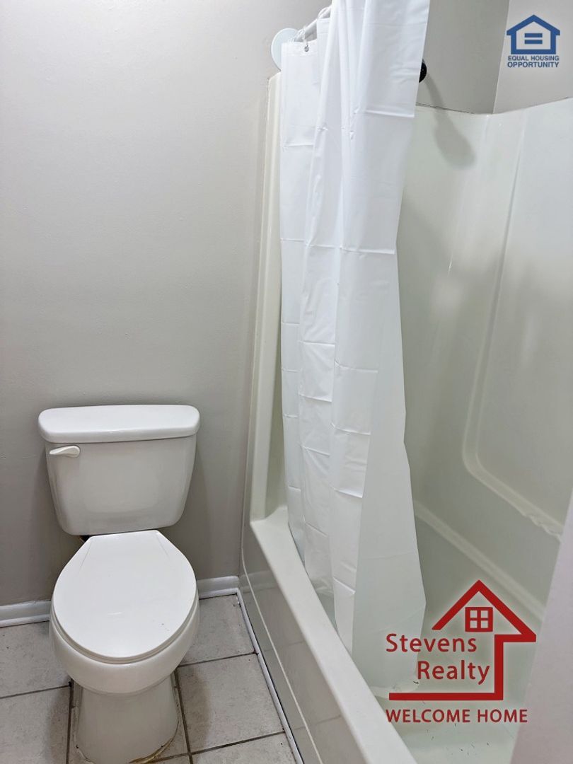 Building Photo - 4330 Wilson St