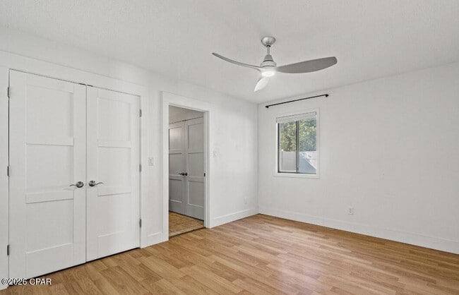 Building Photo - 421 Oleander Cir