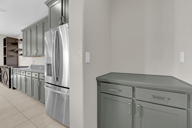 Building Photo - Beautiful House near Durango Curve