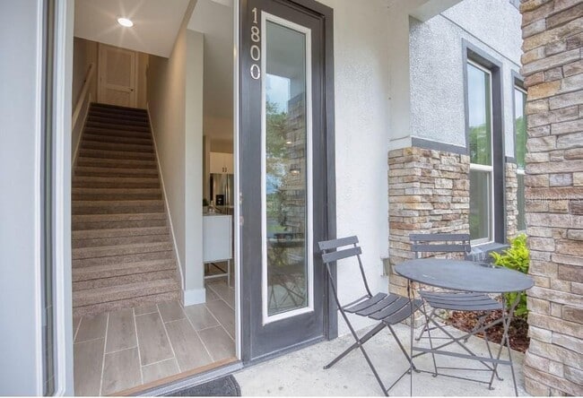 Building Photo - 2108 Broome St