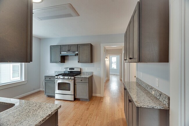 Building Photo - 24 Dunlap St