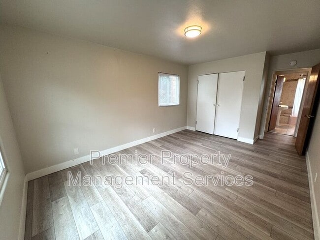 Building Photo - 2607 Glenwood Ln