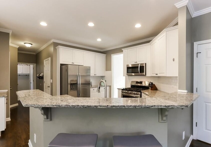 Building Photo - 3119 Swallow Dr NE