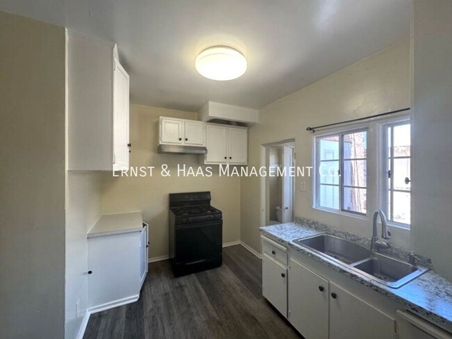 Building Photo - 1407 Olive Ave