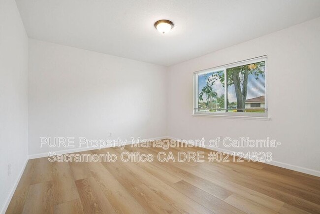 Building Photo - 5939 Gloria Dr