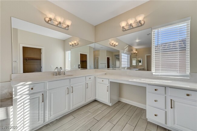 Building Photo - 536 Puenta Del Rey St