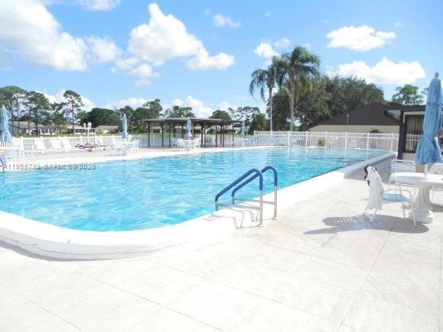 Building Photo - 441 Pine Glen Ln