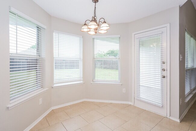 Building Photo - 7110 Myna Dr