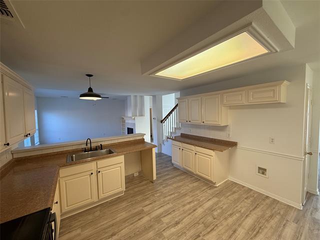 Building Photo - 830 San Jacinto Dr